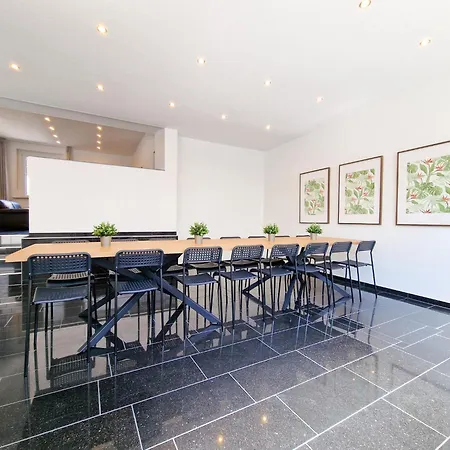 Raj Living - 280m2 Haus Mit 10 Schlafzimmern - Waschmaschine - Trockner - Innenhof * Viersen