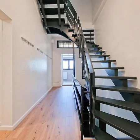 Raj Living - 280m2 Haus Mit 10 Schlafzimmern - Waschmaschine - Trockner - Innenhof Apartment