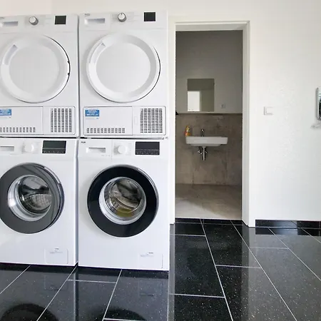 Tolstov House - Stadthaus - 10 Schlafzimmer *