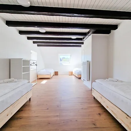 Tolstov House - Stadthaus - 10 Schlafzimmer Apartament