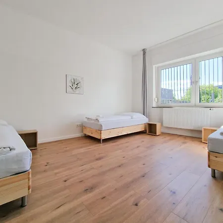 Apartment Raj Living - 280m2 Haus Mit 10 Schlafzimmern - Waschmaschine - Trockner - Innenhof *