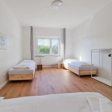 Raj Living - 280m2 Haus Mit 10 Schlafzimmern - Waschmaschine - Trockner - Innenhof *