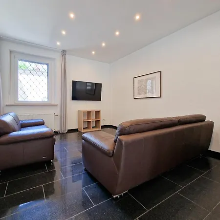 Tolstov House - Stadthaus - 10 Schlafzimmer *