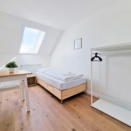 Apartment Raj Living - 280m2 Haus Mit 10 Schlafzimmern - Waschmaschine - Trockner - Innenhof *