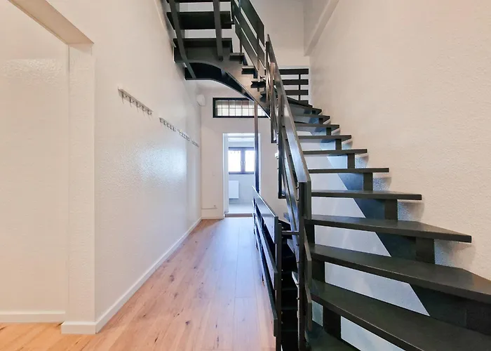 Tolstov House - Stadthaus - 10 Schlafzimmer Lejlighed