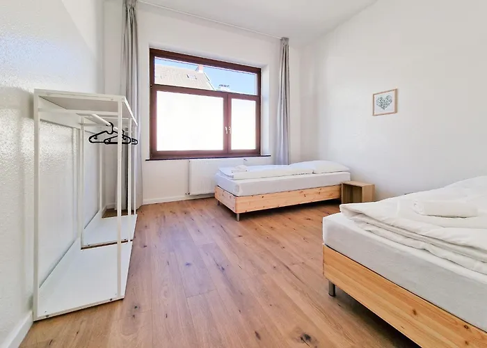 Tolstov House - Stadthaus - 10 Schlafzimmer Lejlighed